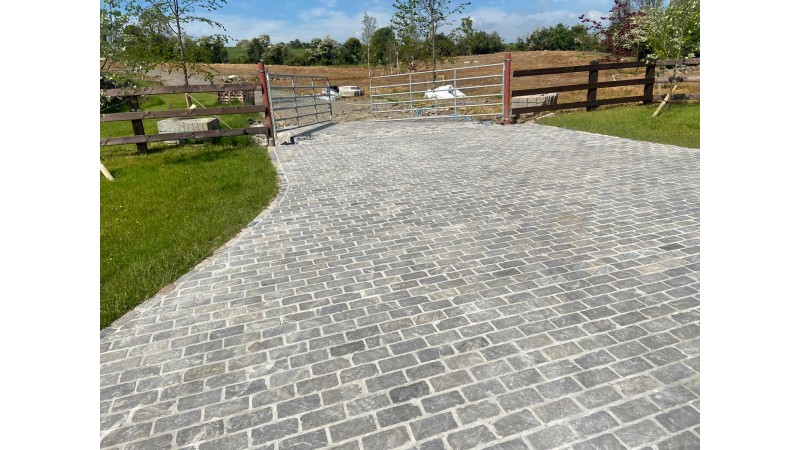 Sagar Black Cobbles (200x100x40-60mm) Sagar Black Cobbles (200x100x40-60mm)